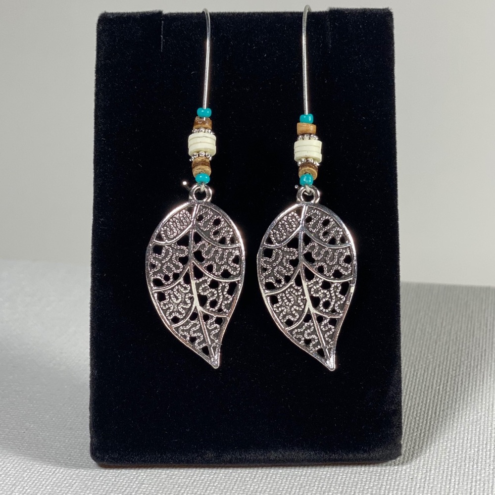 Dangle pierced earrings